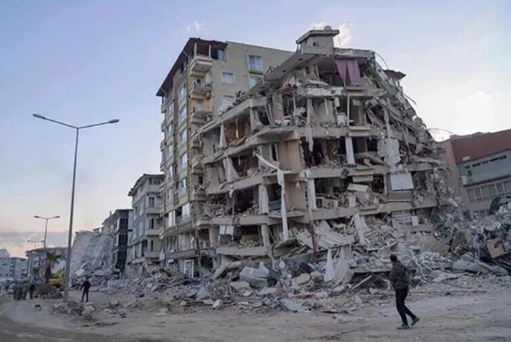 'Memleketin sarılacak çok yarası var!'